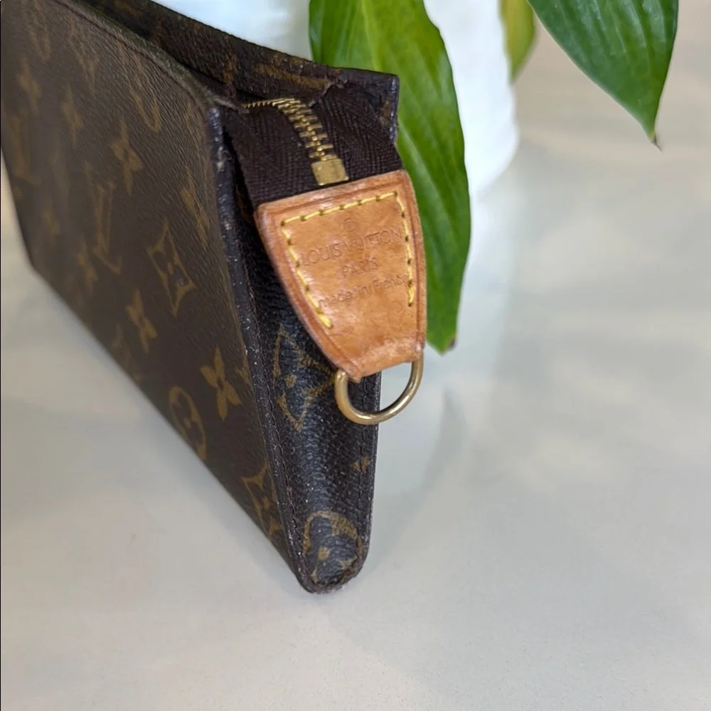 LOUIS VUITTON Monogram Bucket GM pouch - Picture 4 of 10